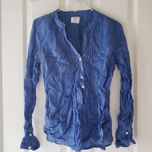 A H & M Logg button up shirt